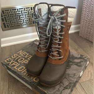 The north face NEW in the box winter boots